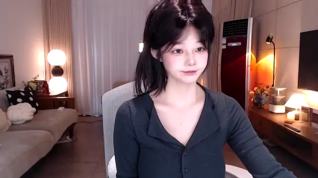 Snapshot of sweateanv_ chatting on 03/13/26, 05:36 sweateanv online show from 03/13/26, 05:36