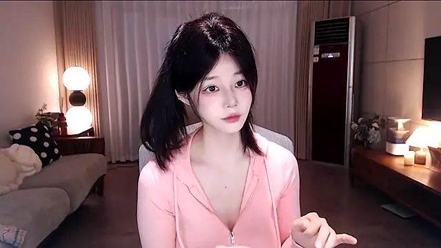 Snapshot of sweateanv_ chatting on 03/23/26, 06:06 sweateanv online show from 03/23/26, 06:06