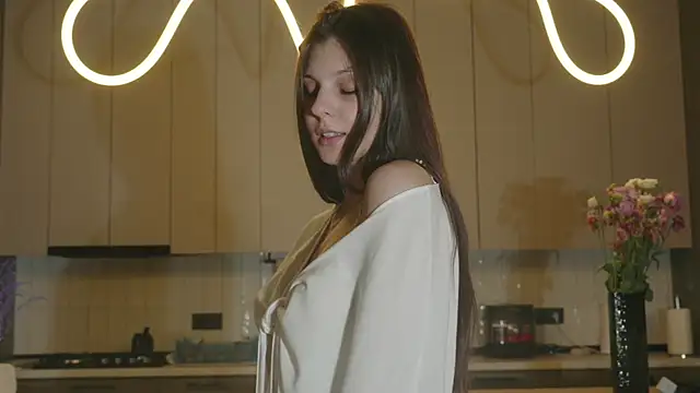 whisper of love online show from 11/08/25, 02:23