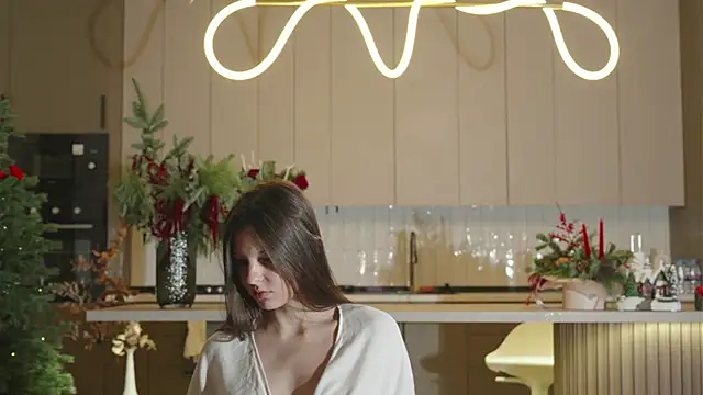 Snapshot of whisper_of_love chatting on 12/22/25, 02:19 whisper of love online show from 12/22/25, 02:19