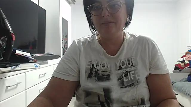 Amandamuller1982 online show from 10/27/25, 08:24