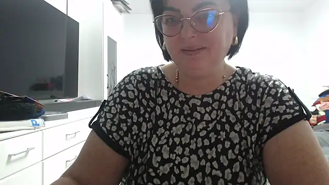 Amandamuller1982 online show from 10/30/25, 08:20