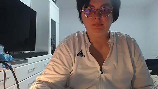 Amandamuller1982 online show from 04/05/26, 10:18