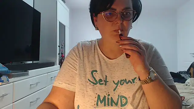 Amandamuller1982 online show from 04/10/26, 11:48