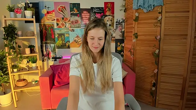 Snapshot of Sharon_Evansi chatting on 12/07/24, 11:51 Sharon Evansi online show from 12/07/24, 11:51