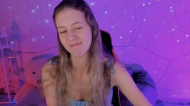 Snapshot of Sharon_Evansi chatting on 12/10/24, 08:51 Sharon Evansi online show from 12/10/24, 08:51