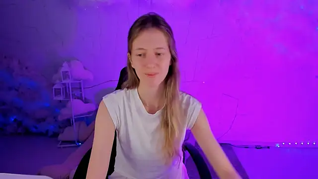 Snapshot of Sharon_Evansi chatting on 01/09/25, 09:06 Sharon Evansi online show from 01/09/25, 09:06