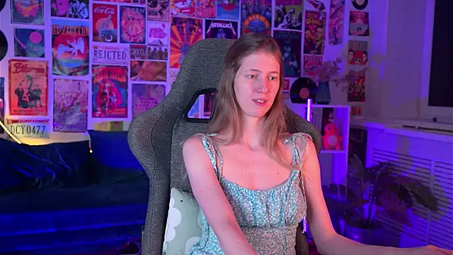 Snapshot of Sharon_Evansi chatting on 02/05/25, 06:48 Sharon Evansi online show from 02/05/25, 06:48