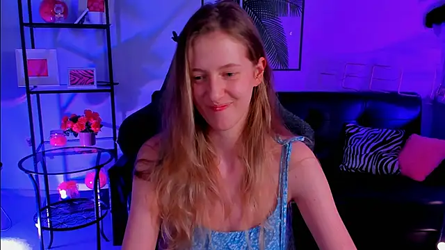 Snapshot of Sharon_Evansi chatting on 03/13/25, 06:12 Sharon Evansi online show from 03/13/25, 06:12