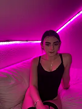 Snapshot of AdelinaAlia chatting on 09/17/25, 07:59 AdelinaAlia online show from 09/17/25, 07:59