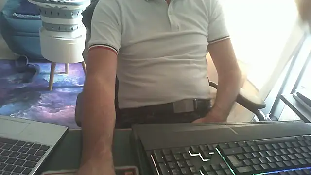 Snapshot of shyfrenchcock1 chatting on 06/02/26, 09:00 shyfrenchcock1 online show from 06/02/26, 09:00