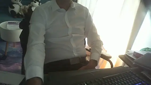 Snapshot of shyfrenchcock1 chatting on 06/08/26, 07:42 shyfrenchcock1 online show from 06/08/26, 07:42