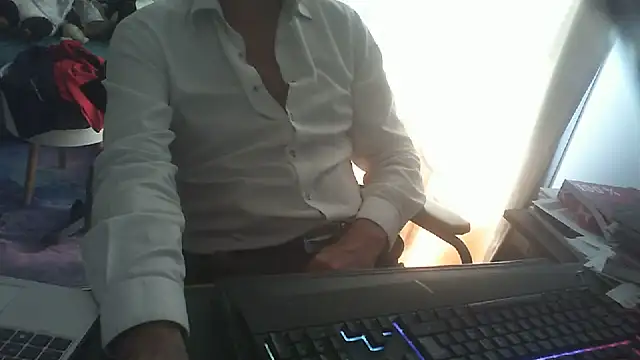 Snapshot of shyfrenchcock1 chatting on 06/12/26, 09:08 shyfrenchcock1 online show from 06/12/26, 09:08
