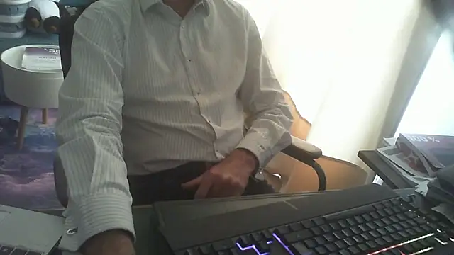 Snapshot of shyfrenchcock1 chatting on 06/16/26, 01:03 shyfrenchcock1 online show from 06/16/26, 01:03