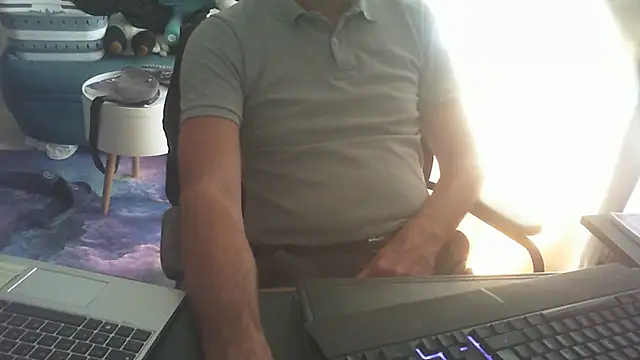 Snapshot of shyfrenchcock1 chatting on 07/07/26, 09:13 shyfrenchcock1 online show from 07/07/26, 09:13