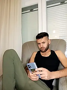 Snapshot of miranilayda chatting on 12/02/24, 01:25 miranilayda online show from 12/02/24, 01:25