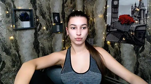 KarolinaRosse  online show from 02/05/25, 10:19