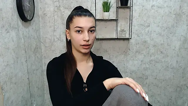 KarolinaRosse  online show from 02/09/25, 09:58