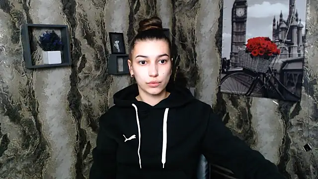 KarolinaRosse  online show from 02/10/25, 06:42