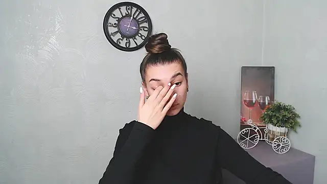 KarolinaRosse  online show from 02/13/25, 10:02