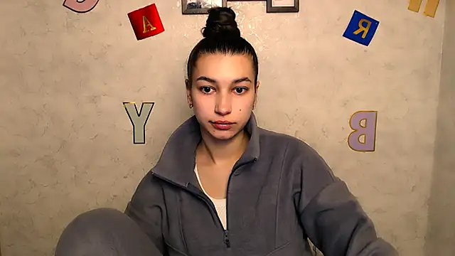 KarolinaRosse  online show from 02/20/25, 07:01