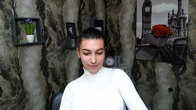 KarolinaRosse  online show from 02/21/25, 01:00