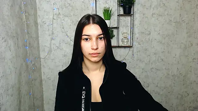 KarolinaRosse  online show from 02/28/25, 07:05