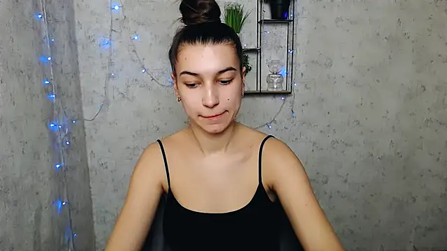 KarolinaRosse  online show from 03/02/25, 10:03