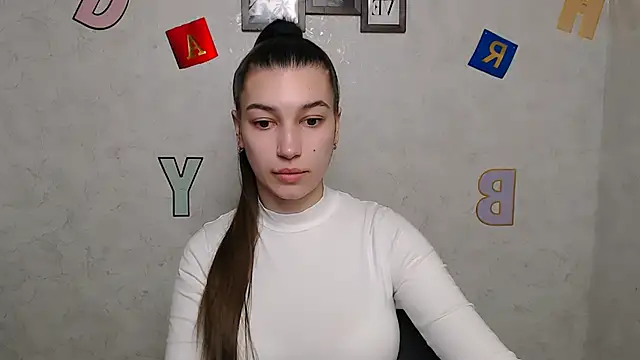 KarolinaRosse  online show from 03/11/25, 07:04