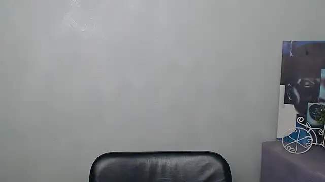 KarolinaRosse  online show from 03/17/25, 07:02