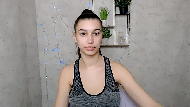 KarolinaRosse  online show from 03/18/25, 10:36