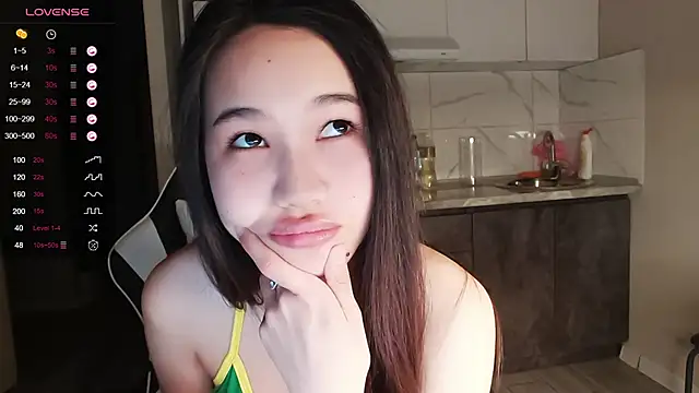 Snapshot of dragon_princesss chatting on 04/02/26, 01:42 dragon princesss online show from 04/02/26, 01:42