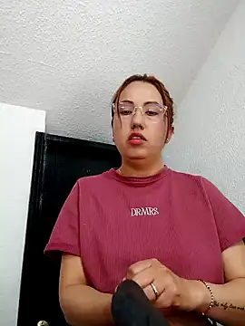Snapshot of VIOLETA-25_ chatting on 01/17/25, 05:19 VIOLETA-25  online show from 01/17/25, 05:19