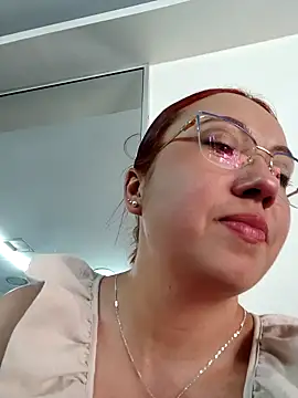 Snapshot of VIOLETA-25_ chatting on 01/22/25, 03:29 VIOLETA-25  online show from 01/22/25, 03:29