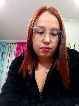Snapshot of VIOLETA-25_ chatting on 01/25/25, 09:35 VIOLETA-25  online show from 01/25/25, 09:35