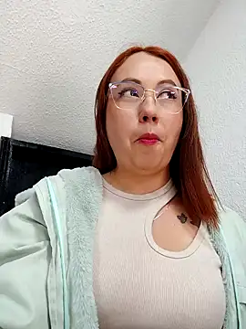 Snapshot of VIOLETA-25_ chatting on 01/28/25, 03:46 VIOLETA-25  online show from 01/28/25, 03:46