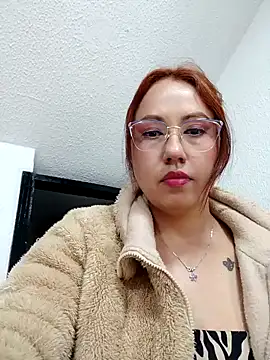 Snapshot of VIOLETA-25_ chatting on 02/02/25, 04:32 VIOLETA-25  online show from 02/02/25, 04:32