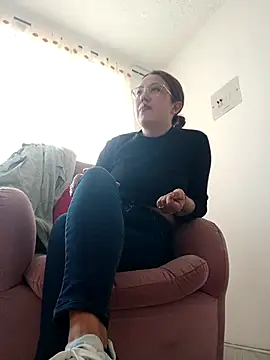 Snapshot of VIOLETA-25_ chatting on 02/20/25, 10:15 VIOLETA-25  online show from 02/20/25, 10:15