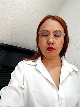 Snapshot of VIOLETA-25_ chatting on 02/23/25, 03:40 VIOLETA-25  online show from 02/23/25, 03:40