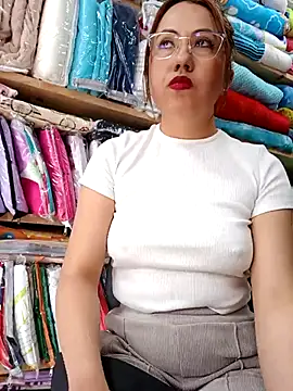 Snapshot of VIOLETA-25_ chatting on 03/17/25, 07:58 VIOLETA-25  online show from 03/17/25, 07:58