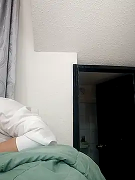 Snapshot of VIOLETA-25_ chatting on 03/20/25, 03:36 VIOLETA-25  online show from 03/20/25, 03:36