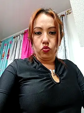 Snapshot of VIOLETA-25_ chatting on 03/22/25, 06:36 VIOLETA-25  online show from 03/22/25, 06:36