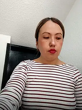 Snapshot of VIOLETA-25_ chatting on 10/01/25, 03:29 VIOLETA-25  online show from 10/01/25, 03:29