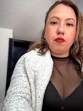 Snapshot of VIOLETA-25_ chatting on 10/20/25, 03:01 VIOLETA-25  online show from 10/20/25, 03:01