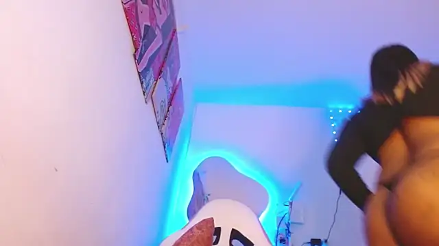 Snapshot of Miranda-brow chatting on 03/29/26, 11:05 Miranda-brow online show from 03/29/26, 11:05