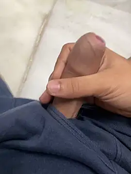 Snapshot of AbhishekFist chatting on 09/28/25, 03:17 AbhishekFist online show from 09/28/25, 03:17