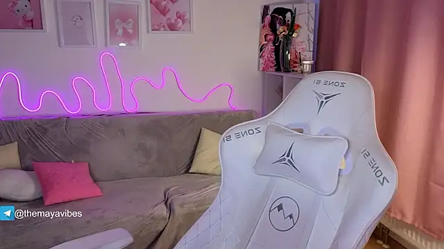 Maya Rave online show from 02/03/26, 06:40