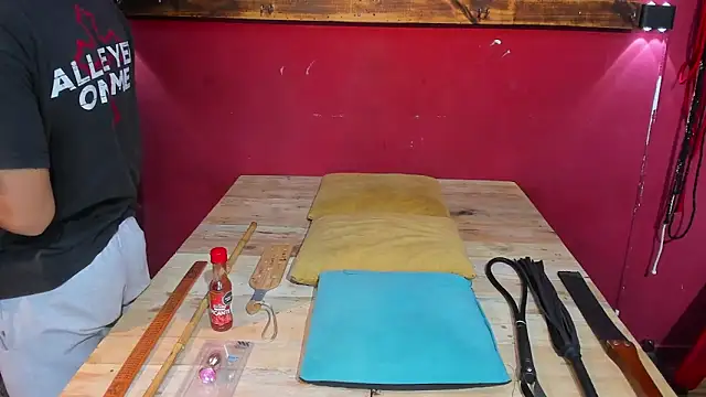 Snapshot of BDSM_Vantablack_ chatting on 03/21/26, 08:19 BDSM Vantablack online show from 03/21/26, 08:19