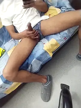 Snapshot of mehdi-l7away chatting on 02/28/26, 02:40 mehdi-l7away online show from 02/28/26, 02:40