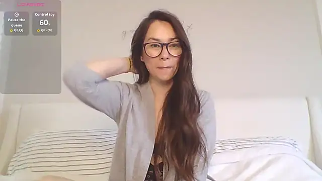 Snapshot of mixedasiangirl chatting on 05/08/26, 06:57 mixedasiangirl online show from 05/08/26, 06:57